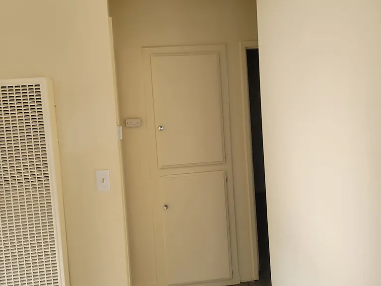 9021 1/2 Baring Cross St #9021-1/2 — Photo 8