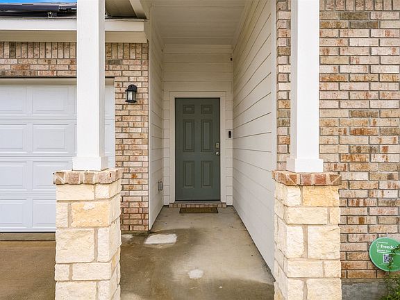 2nd image of 11117 Solar St