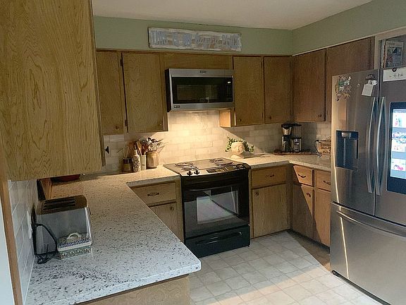 5th image of 207 Debbie Dr