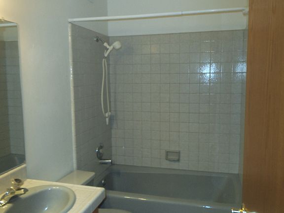 3rd image of 1260 Candleridge Cir