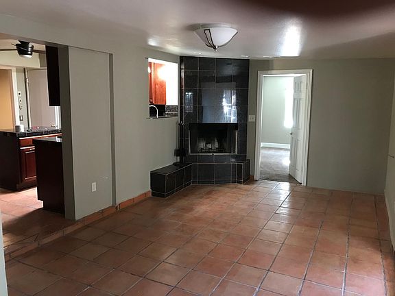4th image of 928 E Alturas St