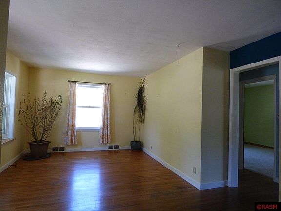 2nd image of 28 Southview Dr