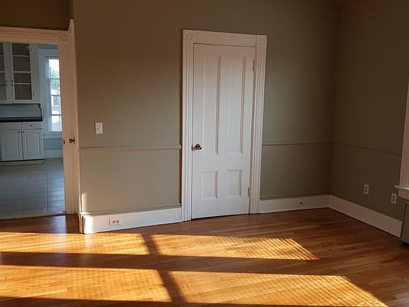 5th image of 208 Grand Ave #2