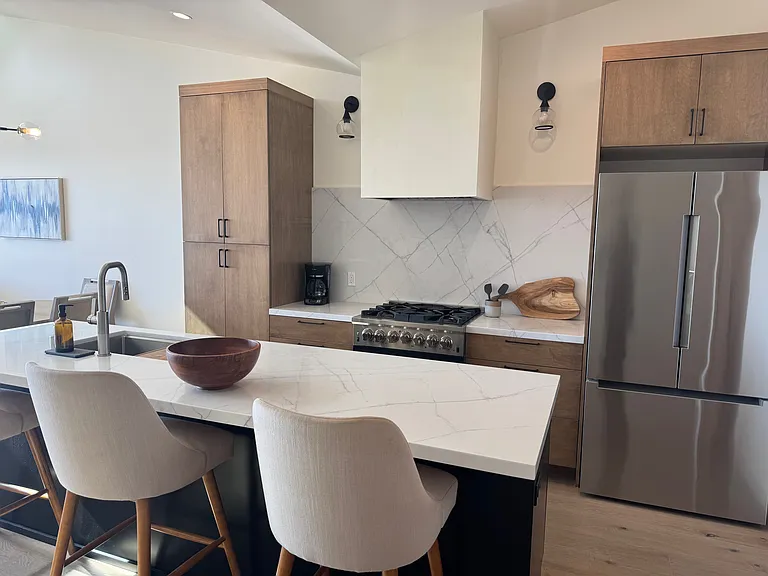 fully stocked kitchen