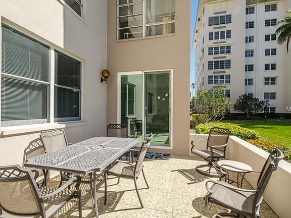 3rd image of 632 Edgewater Dr Unit 132