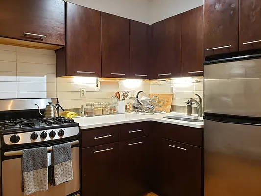 Rented by Signature Property Realty | media 17