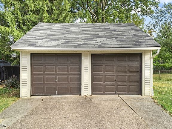 5th image of 5204 Krueger Ave