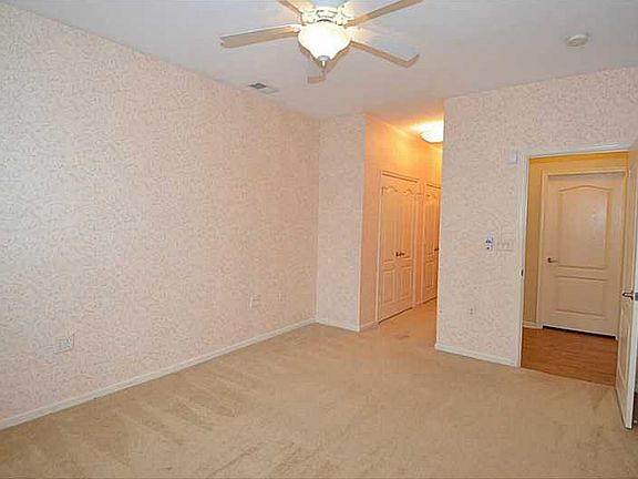 4th image of 1037 Grace Hill Dr