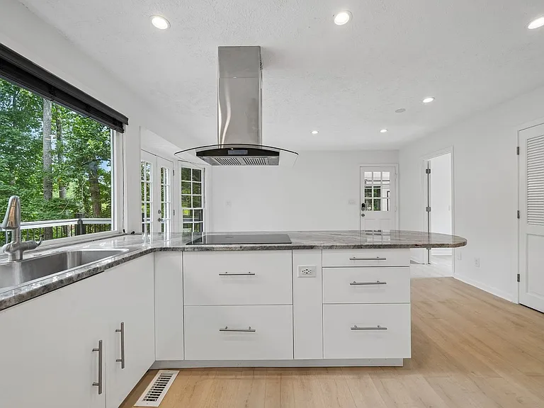 5132 Willow Point Pkwy — Photo 23