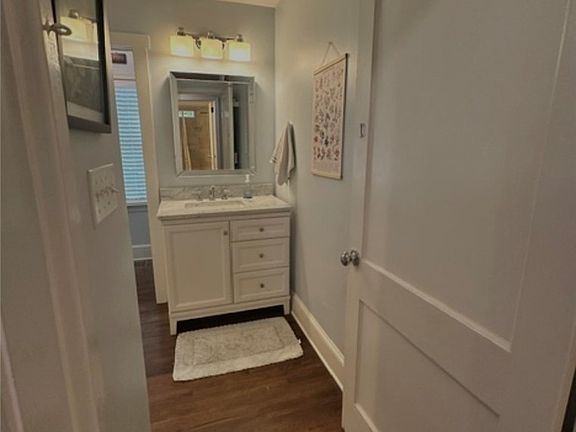 5th image of 680 Belvoir Heights