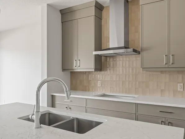 144 Creekstone Cir, Calgary, AB T0L 0X0