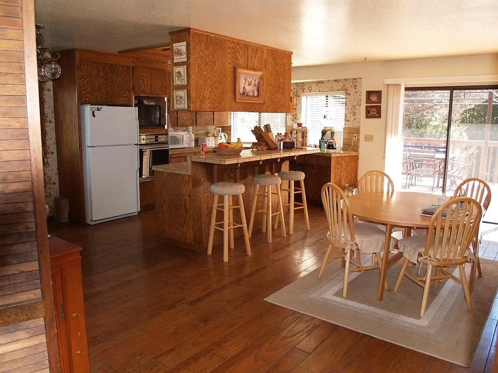 220 E Terrace Drive — Photo 4