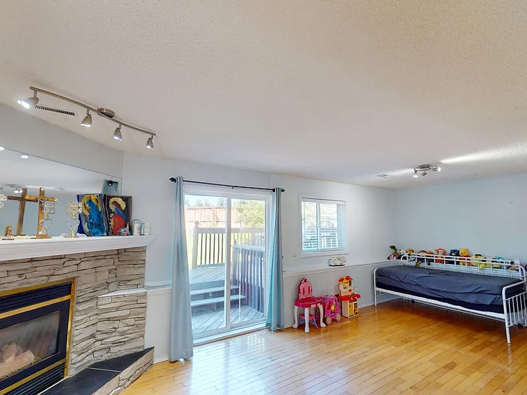 44 Covington Mews NE — Photo 6