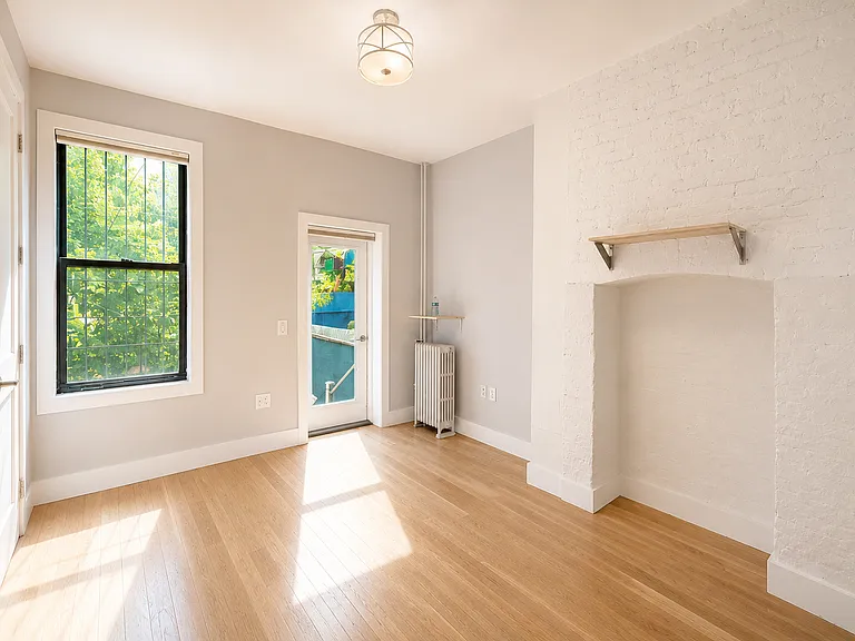 285 Bleecker St #1R — Photo 7