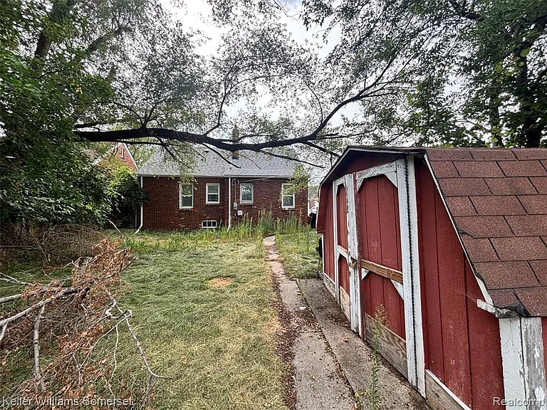 16898 Lilac St — Photo 9