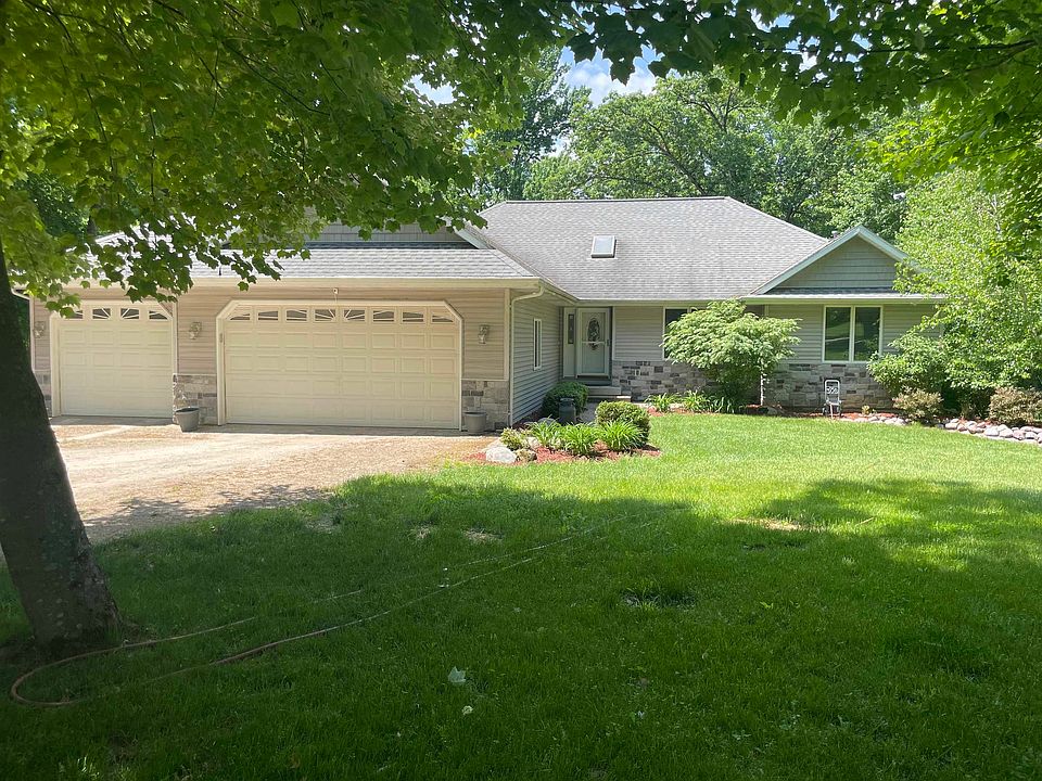 1st image of W8290 Royal Oaks Dr