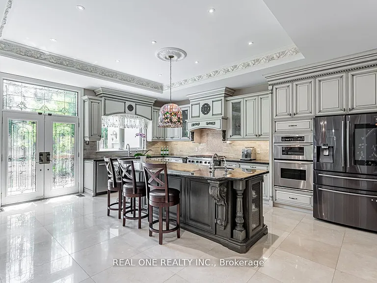 15 Royal Oak Dr — Photo 8
