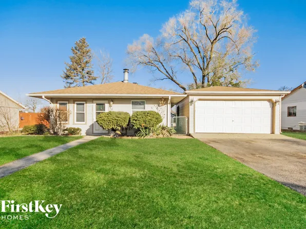 10 Fir St, Carpentersville, IL 60110