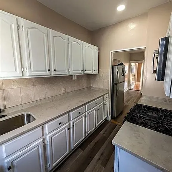 364 Academy Ave #1 — Photo 6