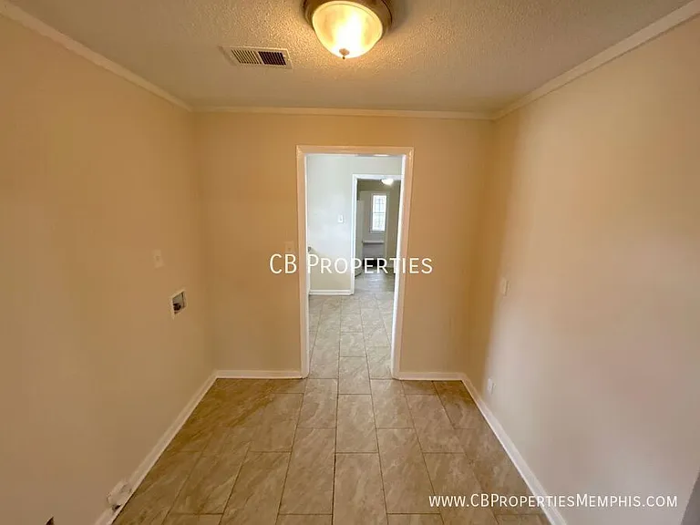 4376 Willow Rd — Photo 10