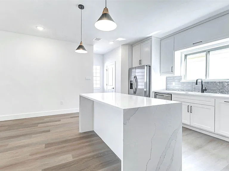 5638 Dolores St — Photo 6