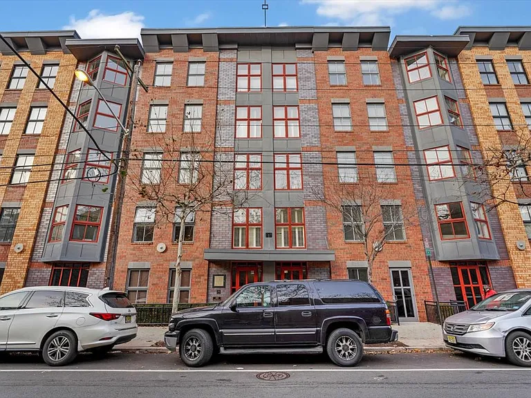 812 Grand St #412 — Photo 30