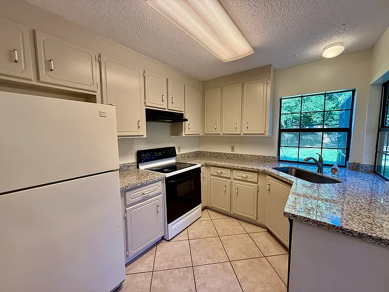 1516 Portside Dr — Photo 9
