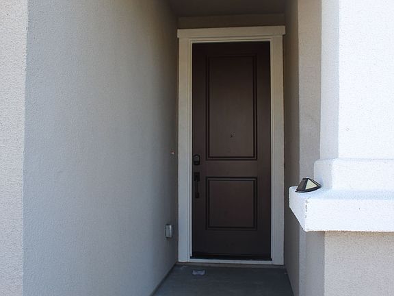 4th image of 2911 Shaver St