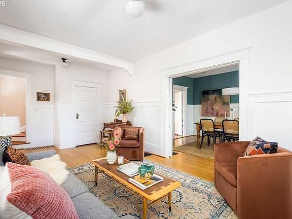 5th image of 2421 SE 48th Ave