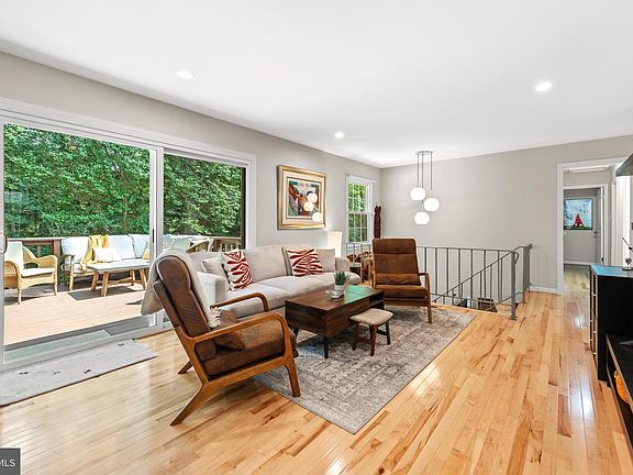 5th image of 11612 Clipstone Ln