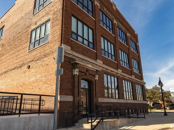 1001 SW Adams St, Peoria, IL 61602
