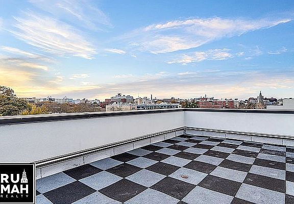 5th image of 499 Evergreen Ave #5D