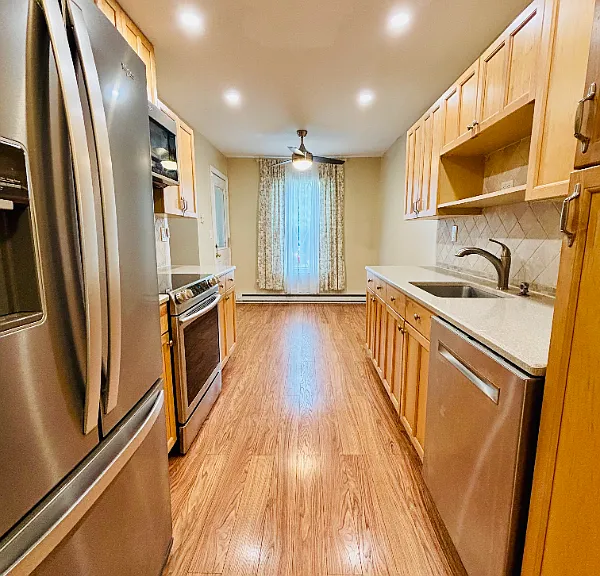613 Sierra Vista Ln — Photo 1