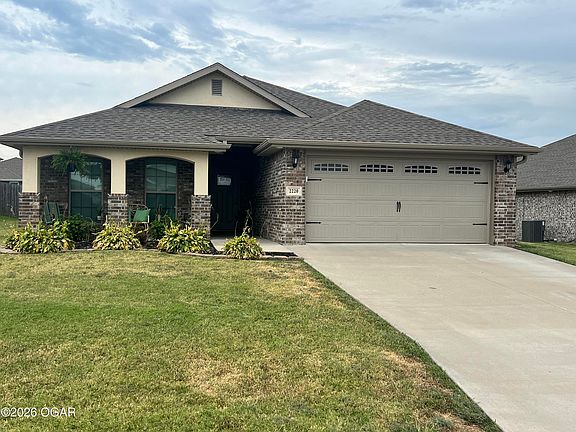 2nd image of 2220 Clark Ct