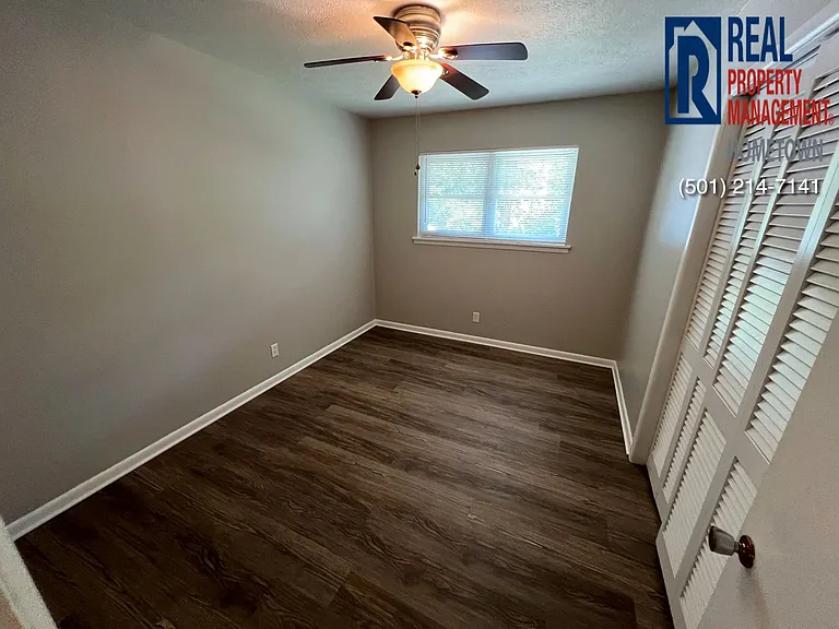 1016 W Kiehl Ave — Photo 13