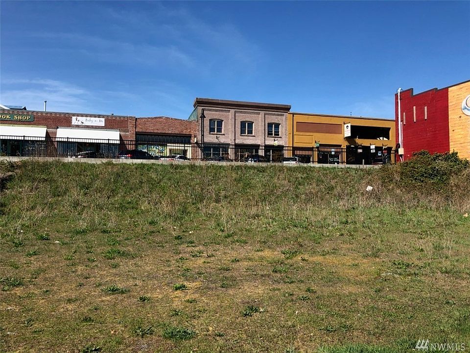 1st image of 0 SE Pioneer Way