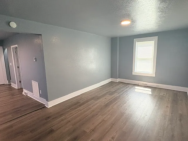 627 Webb Rd NE — Photo 3