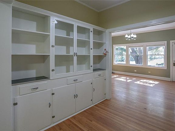 5th image of 707 Shankland Ave