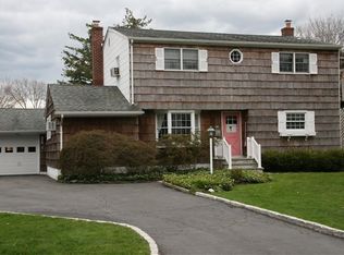 108 Bucknell Rd, West Sayville, NY 11796