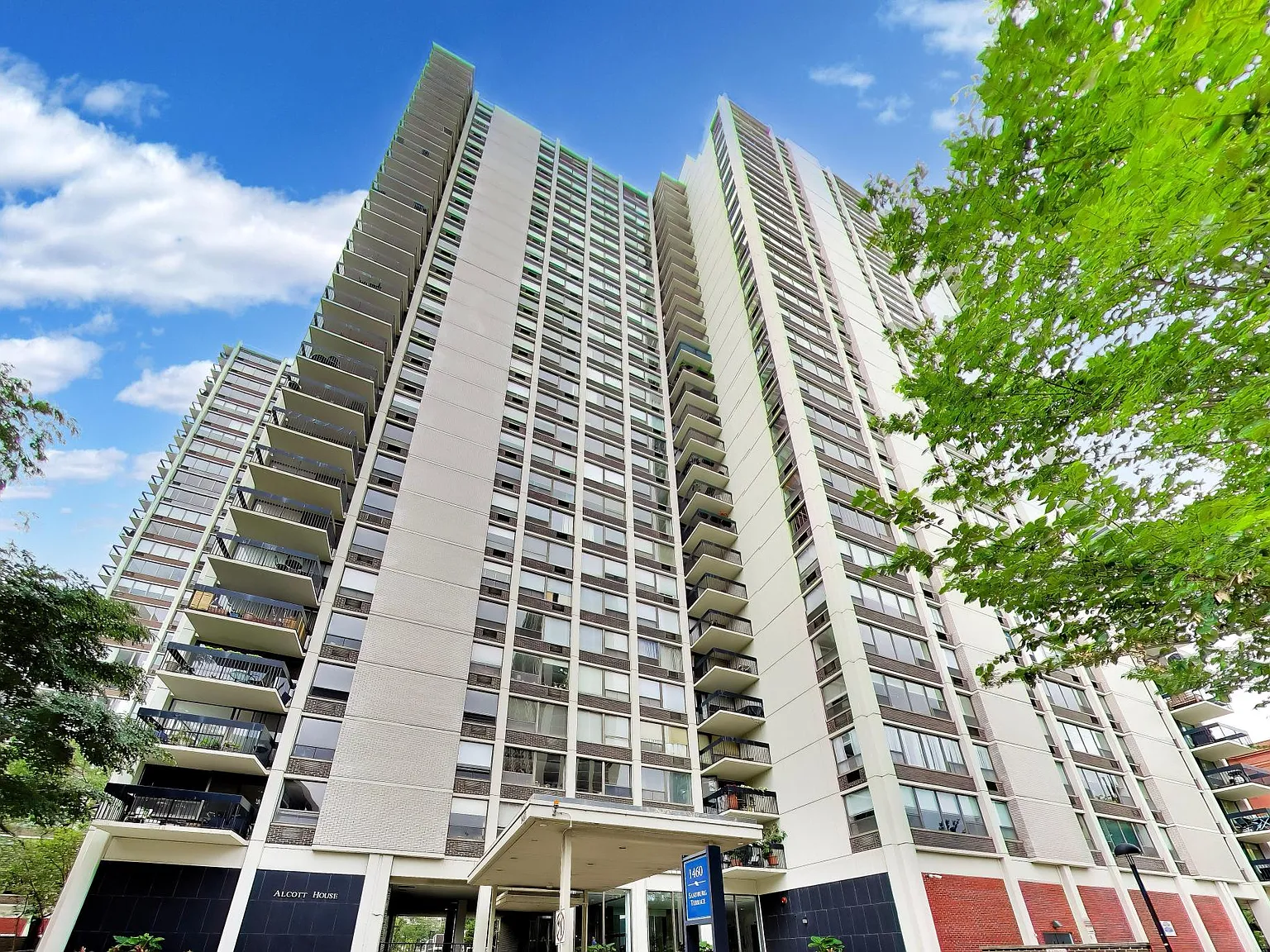 2 bed, 1200 sqft, $4,100 — Photo 1