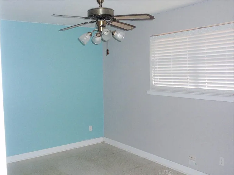 5029 Loveland St — Photo 13