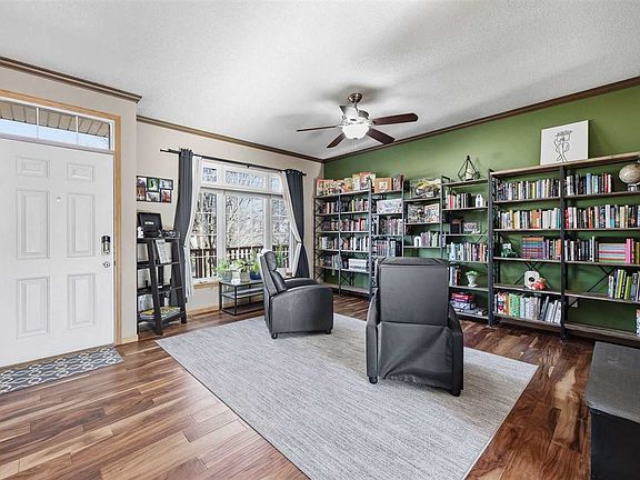 4th image of 20 Penn Ridge Ct