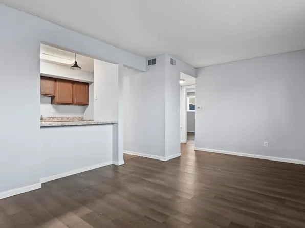 2305 Cherry Hills Dr APT B4, Springfield, IL 62704