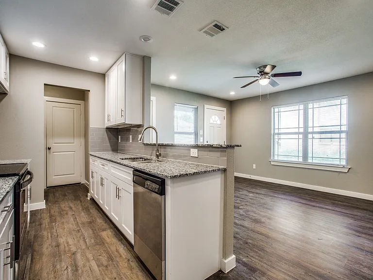 8106 Tanner Ave #8106 — Photo 1