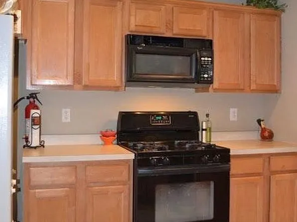 124 Wallace Ct, Green Brook, NJ 08812
