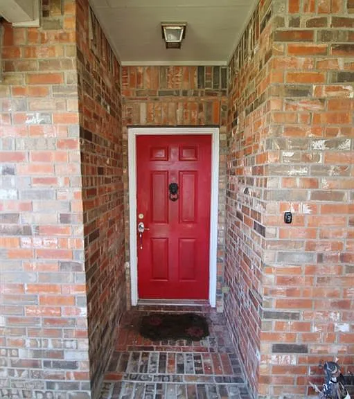 4003 Greenwood Way — Photo 2