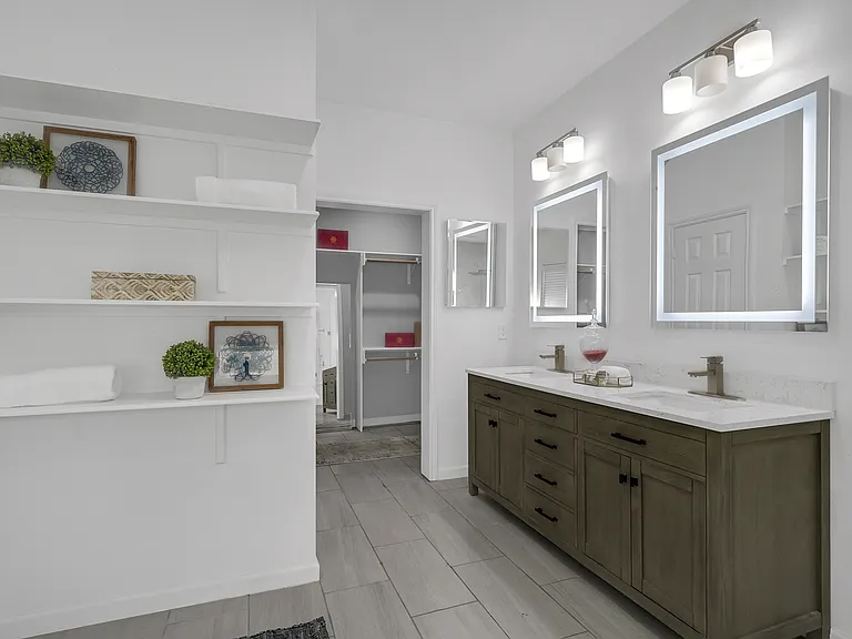 304 Milby St — Photo 16