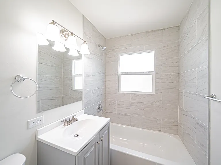 303 W 20th St #1 — Photo 5