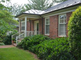 1129 Dryden Ln, Charlottesville, VA 22903