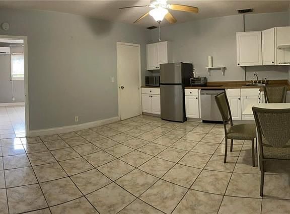 3rd image of 1443 NE 56th St #C